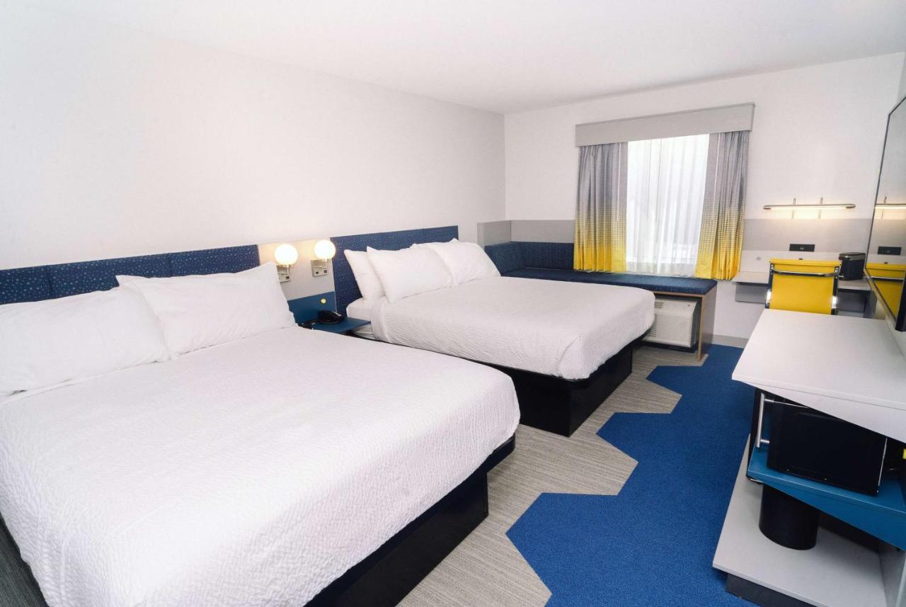 Microtel Inn & Suites By Wyndham Macedon Zewnętrze zdjęcie