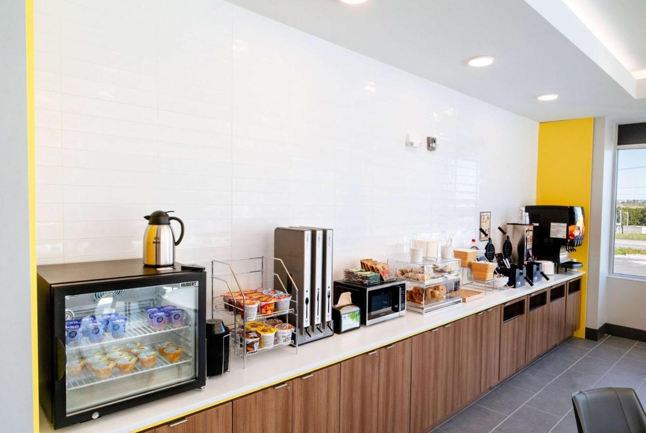 Microtel Inn & Suites By Wyndham Macedon Zewnętrze zdjęcie