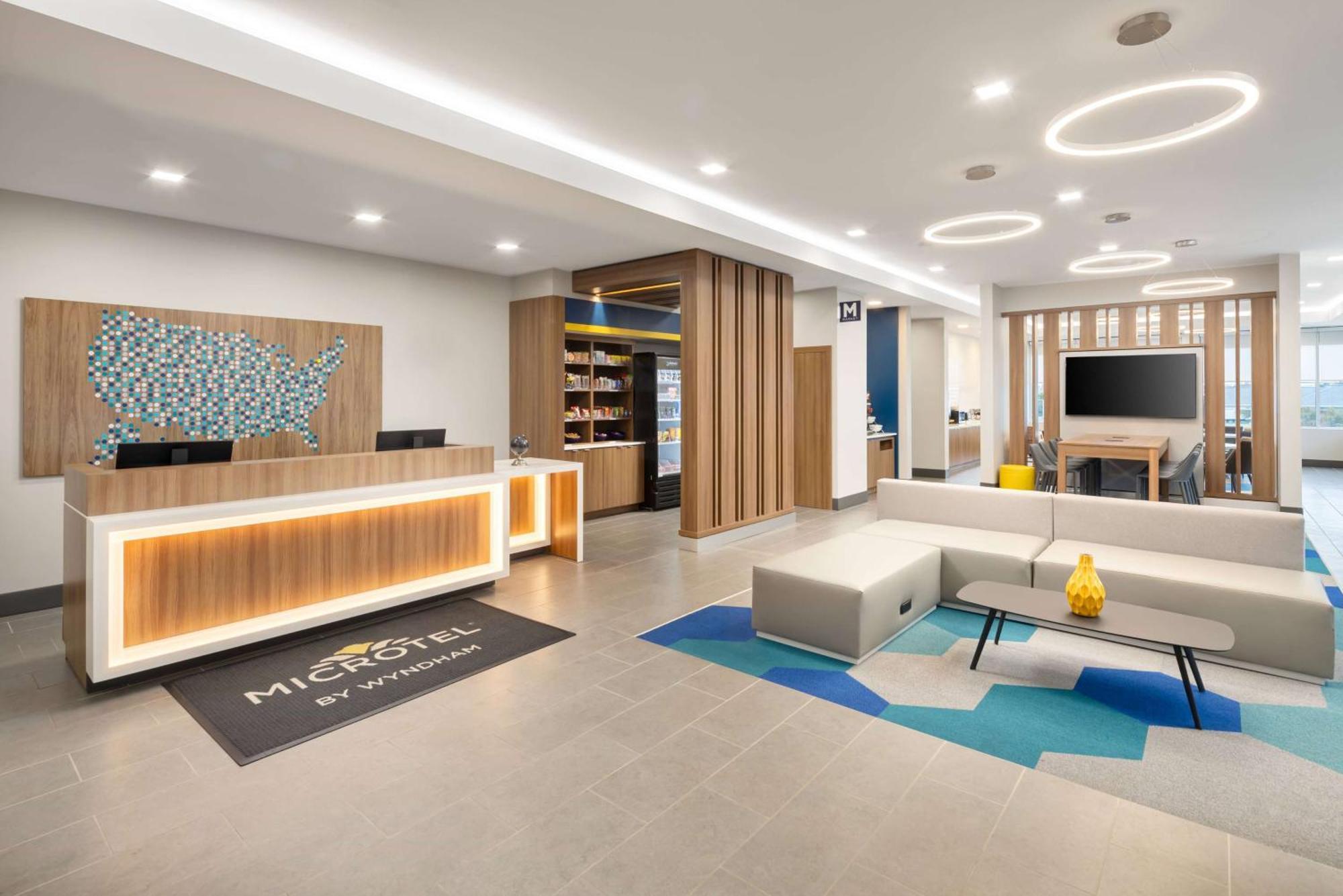 Microtel Inn & Suites By Wyndham Macedon Zewnętrze zdjęcie